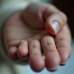 Comment identifier une fracture au doigt : guide complet des symptômes essentiels